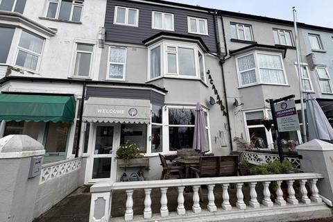 8 bed property, in 8 Beach Road, £390,000