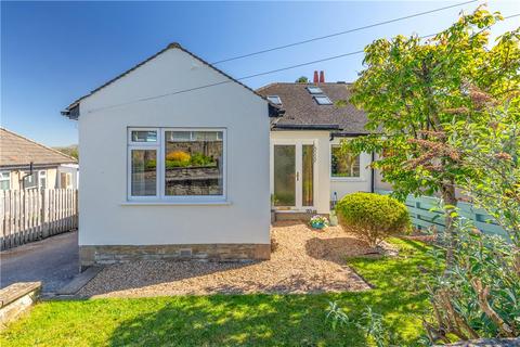 4 bed property, in Moor Park Drive, £440,000