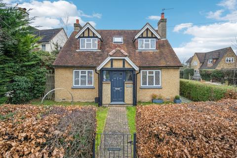 3 bed property, in Grove Lane Chalfont St Peter, £735,000