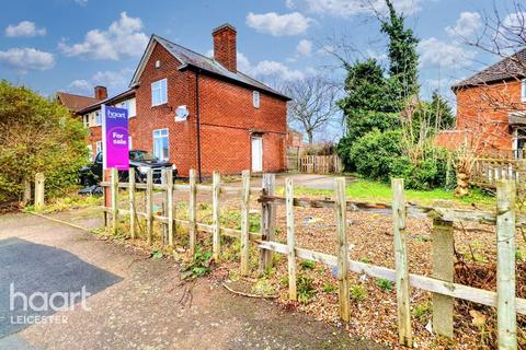 3 bed property, in Iliffe Road, £240,000