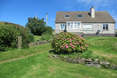 4 bed property, in Croir HS2, £650,000