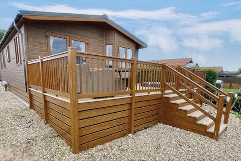 3 bed property, in 1 Waterski, £96,990