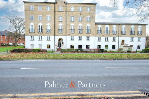 2 bed property, in Circular Road South, £135,000