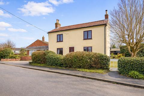 3 bed property, in Aveland Way, £625,000
