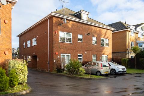 2 bed property, in 151 Richmond Park Road, £175,000