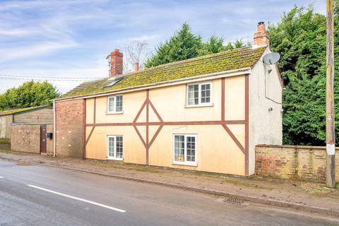 3 bed property, in Risegate Road, £280,000