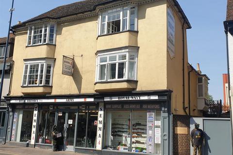 4 bed property, in Lower Stone Street, £290,000