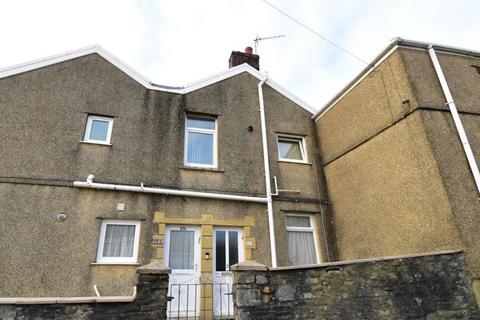3 bed property, in Flat B, £60,000