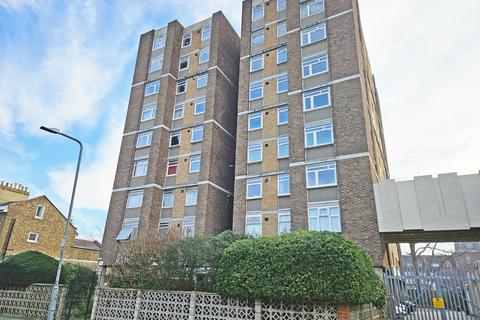 2 bed property, in Valebrook, £190,000