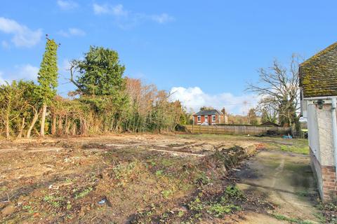 3 bed property, in Ingoldfield Lane, £400,000