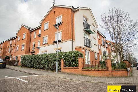 2 bed property, in Tower Road, £125,000