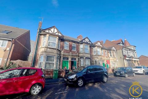 4 bed property, in Somers Road, £285,000