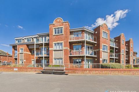 1 bed property, in The Sands, £110,000