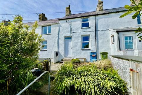 2 bed property, in Fron Hyfryd Terrace, £100,000