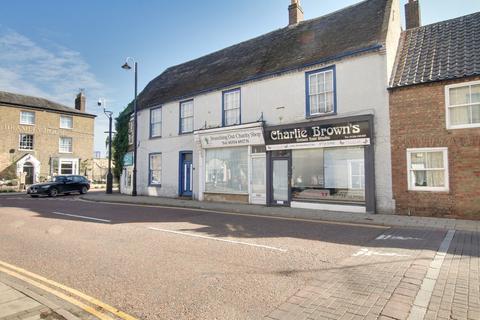 6 bed property, in High Street, £240,000