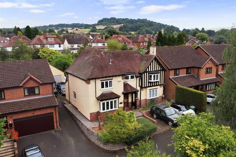 4 bed property, in Ham Lane, £620,000