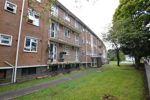2 bed property, in Ty-Gwyn Road, £220,000