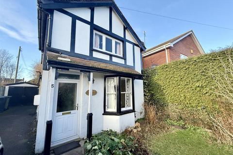3 bed property, in Glebe Close, £280,000