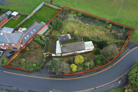 3 bed property, in Bungalow + 2 Building Plots, £525,000