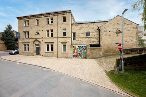 6 bed property, in Oldgate, £1,450,000