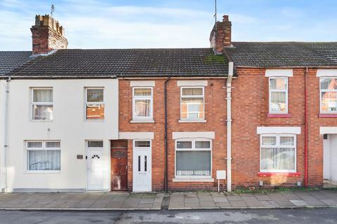 5 bed property, in Regent Street, £200,000