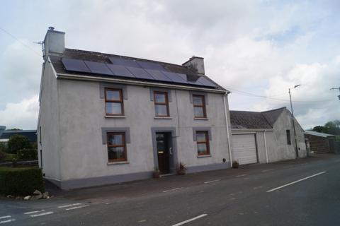 5 bed property, in Henllan, £560,000