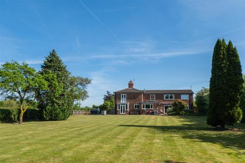 4 bed property, in Broomheath Lane, £799,950