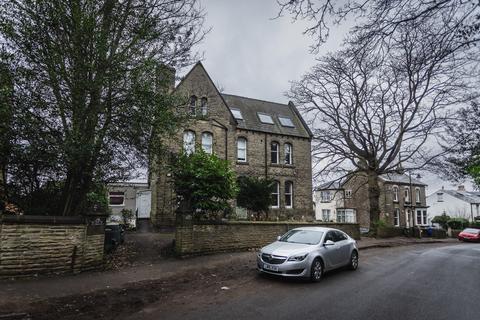 1 bed property, in Brincliffe Edge Road, £56,000