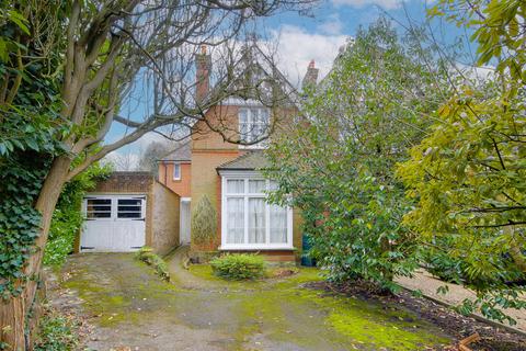 3 bed property, in The Small House, £1,000,000