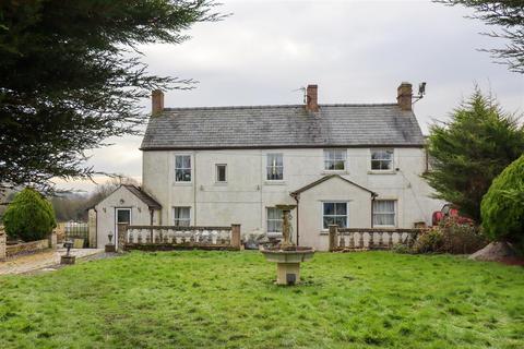 3 bed property, in Mount Skippett, £800,000