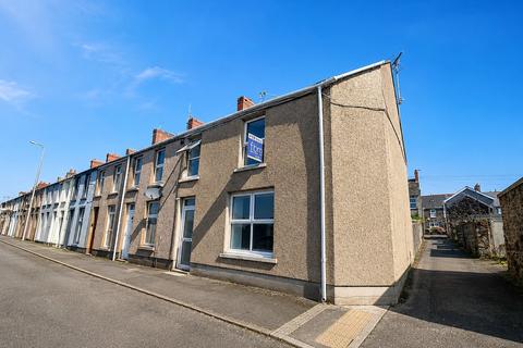 2 bed property, in 233A & B, £125,000