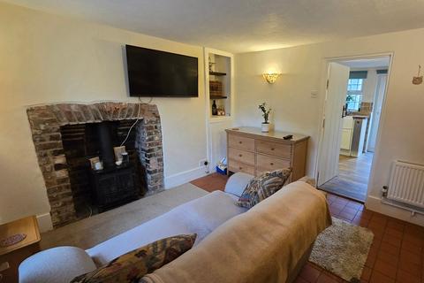 2 bed property, in Church Street, £279,000