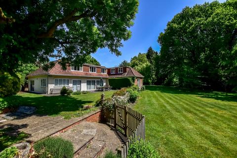 5 bed property, in Little Windmill Hill, £1,750,000