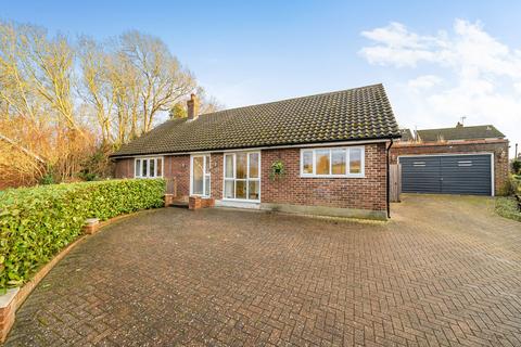 3 bed property, in Hillside, £600,000