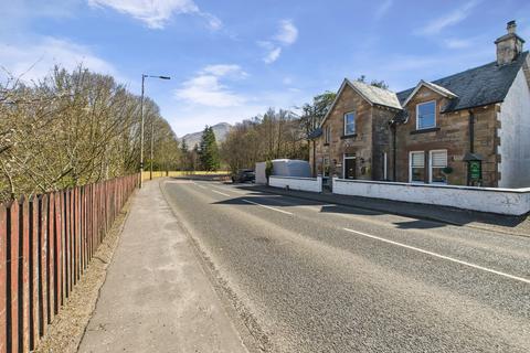 Land, in Crianlarich, £450,000