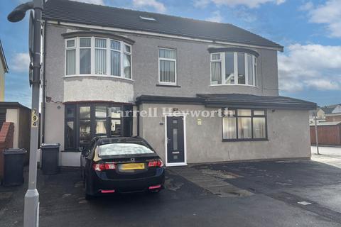 1 bed property, in Beach Road, £54,500