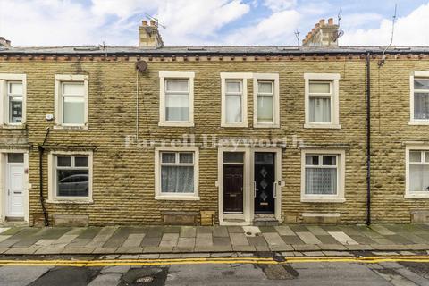 4 bed property, in Marlborough Road, £125,000