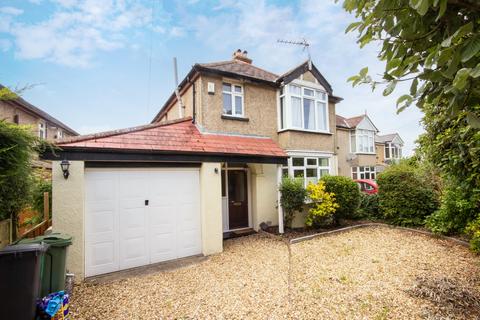3 bed property, in Cambridge Road, £330,000
