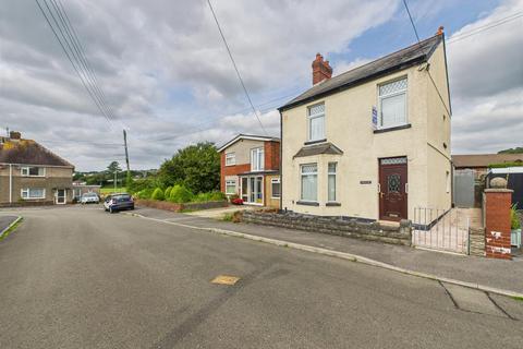 3 bed property, in Sussex Road, £170,000