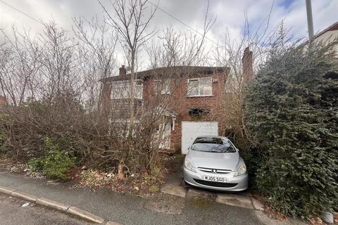 5 bed property, in Thoresway Road, £649,950