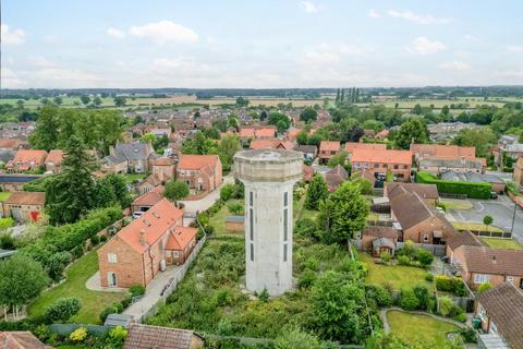Studio, in Main Street & Water Tower Enclosure, £450,000