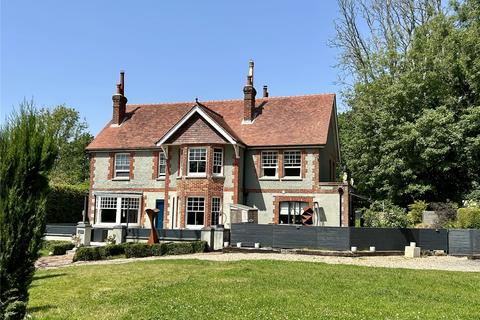 6 bed property, in Fir Toll Road, £875,000