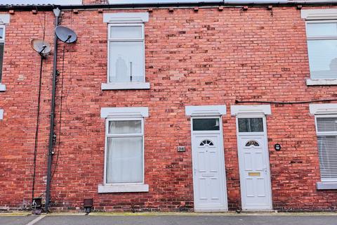 2 bed property, in Short Street, £65,000