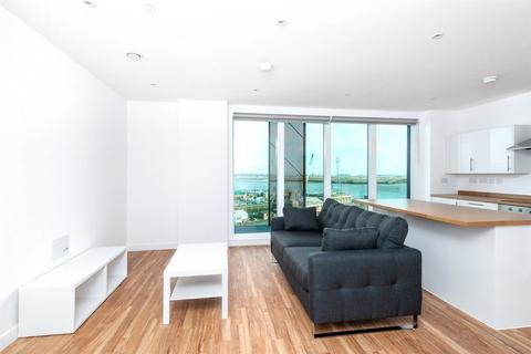 1 bed property, in Chatham Waters, £200,000