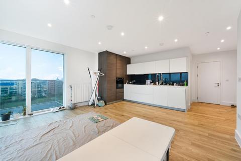 2 bed property, in Larkin House, £520,000