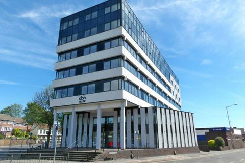 2 bed property, in Carlton Square, £75,000