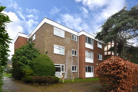 1 bed property, in 15 Highland Road, £200,000