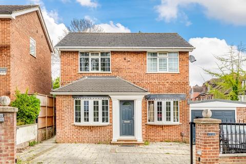 4 bed property, in Sylvan Road, £900,000