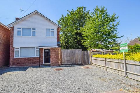3 bed property, in Orchard Road, £695,000