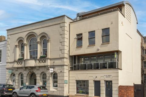 3 bed property, in Rodney Road, £575,000